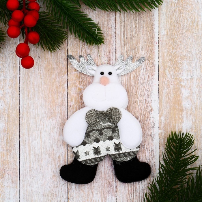 Мягкая подвеска Мягкая подвеска "Олень в костюмчике с орнаментом лес" 8х14 см, серый