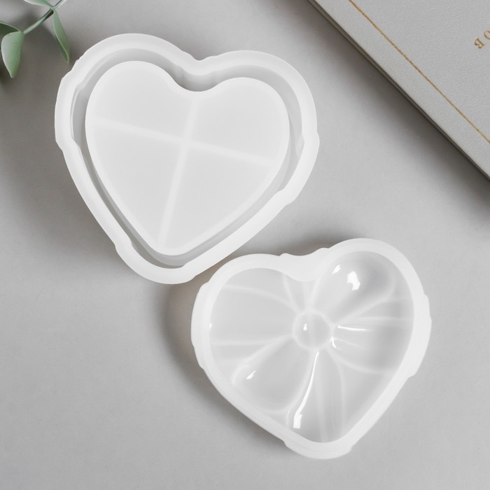 Молд силикон "Шкатулка - бантик сердце" с крышкой 8,4х9,7х6,7 см