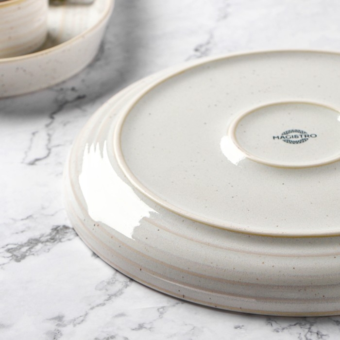 Тарелка фарфоровая обеденная Magistro Urban, d=22 см, цвет белый в крапинку Тарелка фарфоровая обеденная Magistro Urban, d=22 см, цвет белый в крапинку