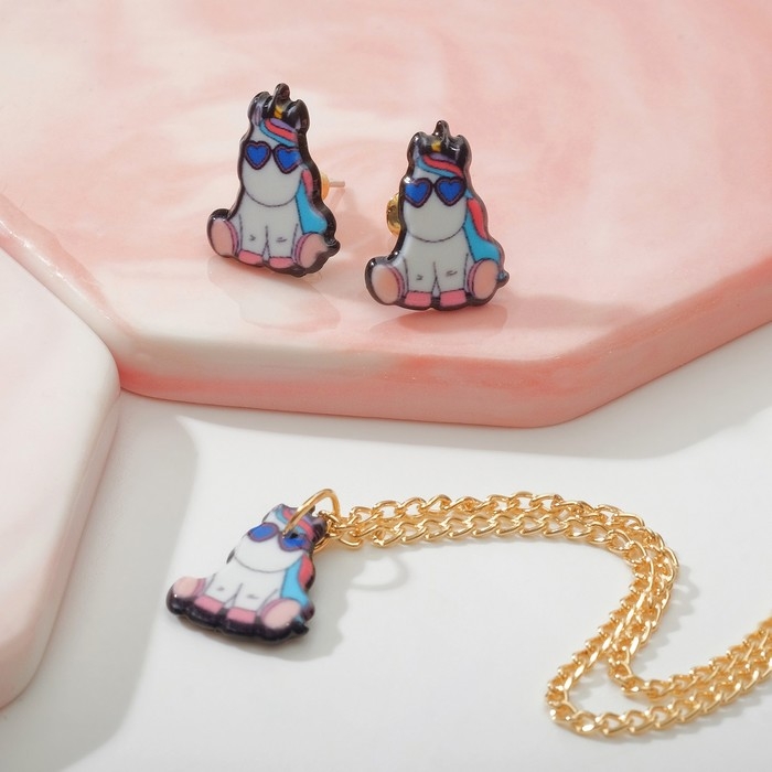 Набор детский «Выбражулька» 2 предмета: пусеты, кулон, единорог в очках, цветной Набор детский «Выбражулька» 2 предмета: пусеты, кулон, единорог в очках, цветной