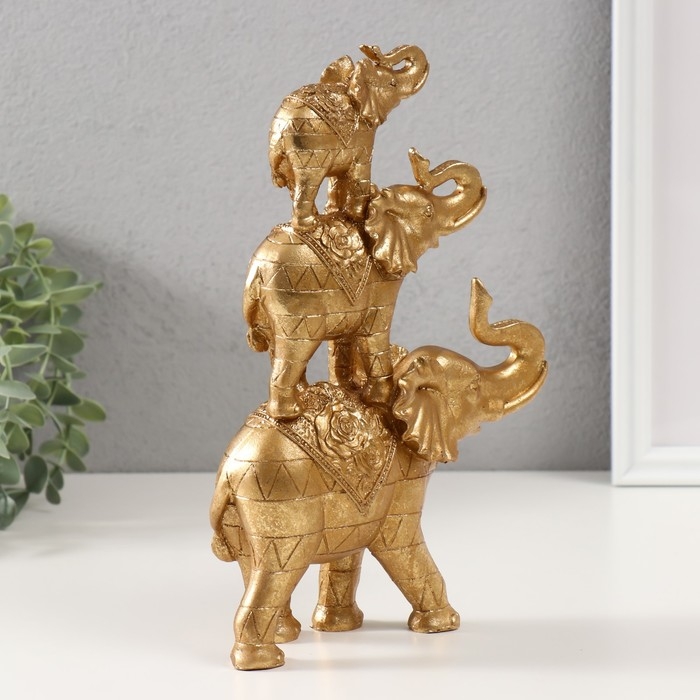 Сувенир полистоун Сувенир полистоун "Пирамида из 3 слонов" золото 6,5х15,5х24 см