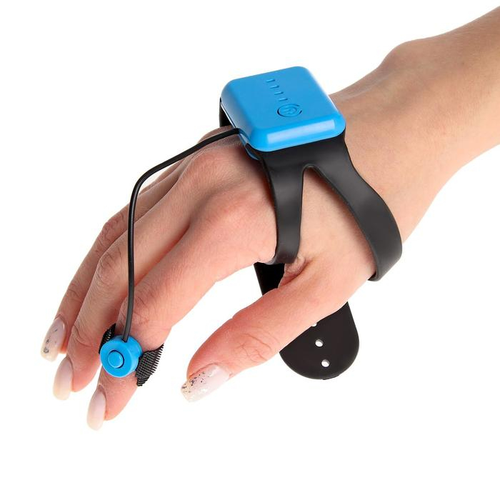 Машинка-перевёртыш HYPER SKIDDING с управлением жестами, цвет красный Машинка-перевёртыш HYPER SKIDDING с управлением жестами, цвет красный