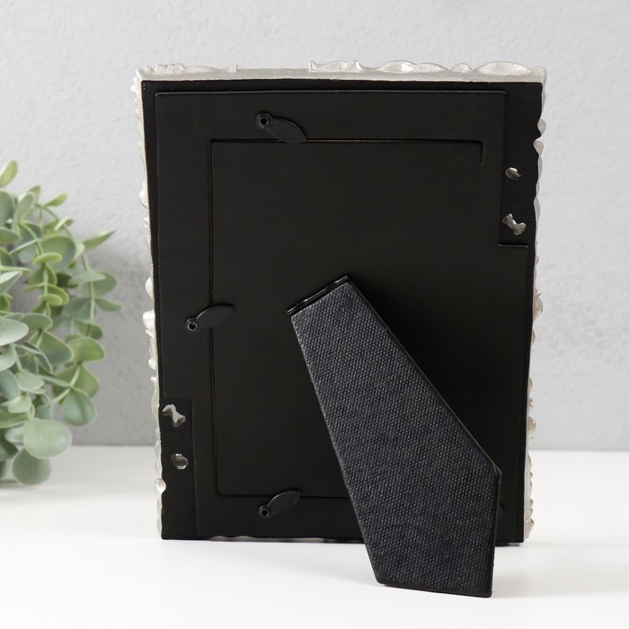 Фоторамка полистоун 10х15 см Фоторамка полистоун 10х15 см "Цветы и витиеватый узор" серебро с зеркалом 15,9х1,7х20,5 см 987726