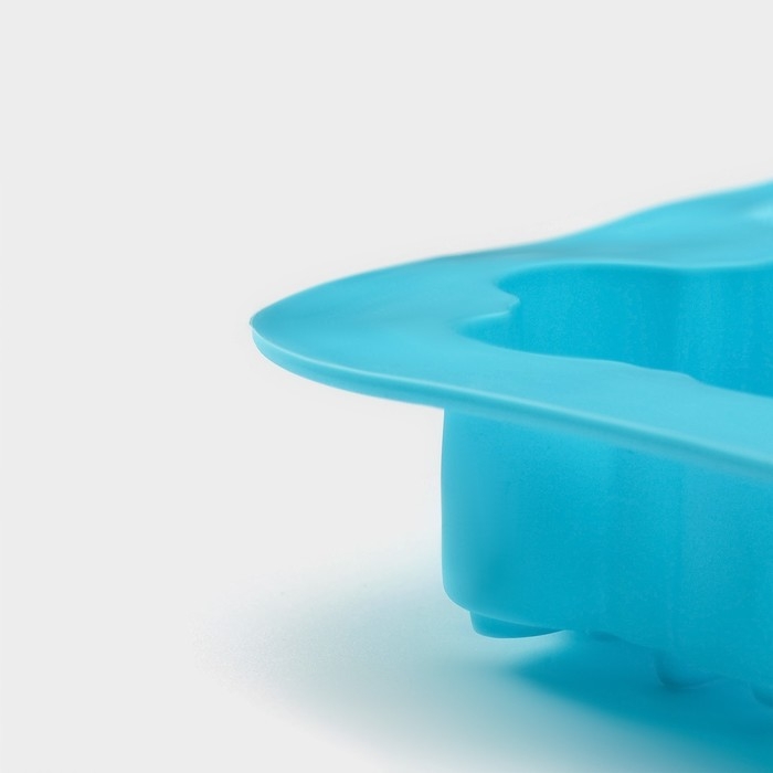 Форма для выпечки новогодняя Доляна «Новый год. Снежинка», силикон, 26,5×18,5 см, 6 ячеек, цвет голубой Форма для выпечки новогодняя Доляна «Новый год. Снежинка», силикон, 26,5×18,5 см, 6 ячеек, цвет голубой