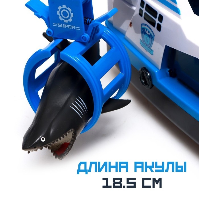 Парковка &laquo;Полицейский катер&raquo;, свет и звук