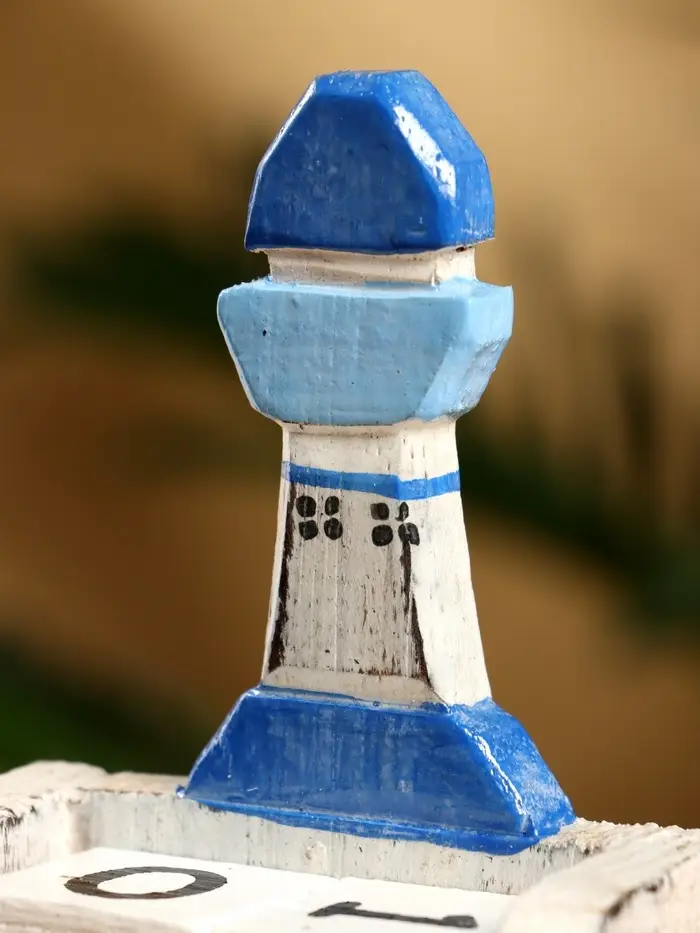 Календарь настольный «Маяк», 7×4×11 см, дерево, бело-синий