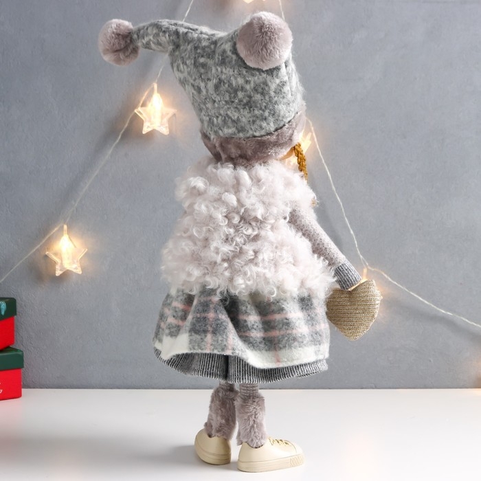 Кукла интерьерная Кукла интерьерная "Девочка в серой шубке и шапке с сердечком" 20х11х47 см