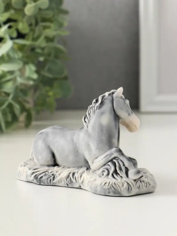 Фигурка &laquo;Лошадь лежащая&raquo;, 7 см