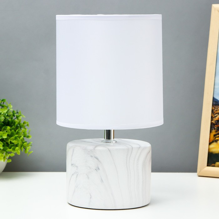 Лампа настольная 16374/1 E14 40Вт бело-серый 16х16х29 см RISALUX Лампа настольная 16374/1 E14 40Вт бело-серый 16х16х29 см RISALUX