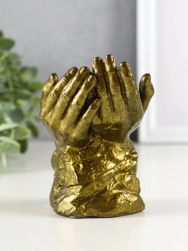 Фигура гипс Фигура гипс "Младенец в руках Бога" 11х8 см, латунь