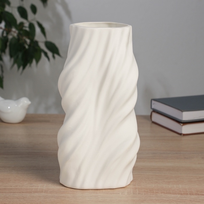 Керамическая ваза декоративная настольная «Оскар», для цветов, сухоцветов, d-9 см, 25×11 см, белый Керамическая ваза декоративная настольная «Оскар», для цветов, сухоцветов, d-9 см, 25×11 см, белый