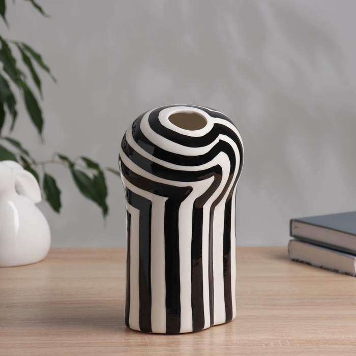 Ваза керамика настольная Ваза керамика настольная "Пикассо" (ручная роспись) объём в полоску, 22х12,5 см, чёрно-белый 10455
