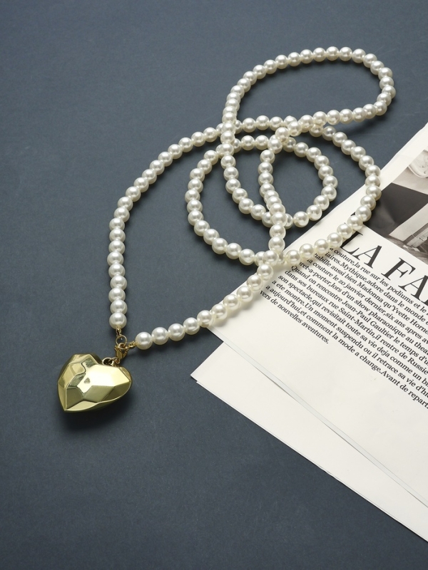 Портупея жемчужная с кулоном «Сердце», 129 см, белая в золоте Портупея жемчужная с кулоном «Сердце», 129 см, белая в золоте