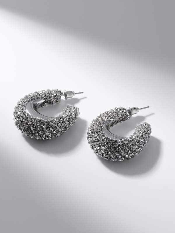 Серьги со стразами «Блеск» кольца, белые в серебре Серьги со стразами «Блеск» кольца, белые в серебре