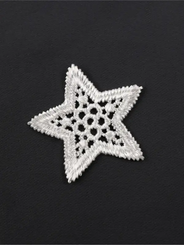 Аппликация для одежды «Звезда» кружевная, d=4 см, 10 шт., белая Аппликация для одежды «Звезда» кружевная, d=4 см, 10 шт., белая