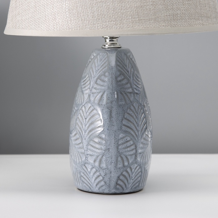 Настольная лампа с абажуром RISALUX «Сортино», Е14, 40 Вт, 22.5×22.5×32 см Настольная лампа с абажуром RISALUX «Сортино», Е14, 40 Вт, 22.5×22.5×32 см