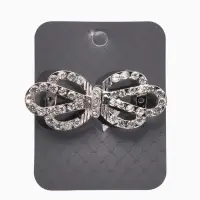 Зажим для кардигана "Ажур", корона, цвет белый в серебре Зажим для кардигана "Ажур", корона, цвет белый в серебре