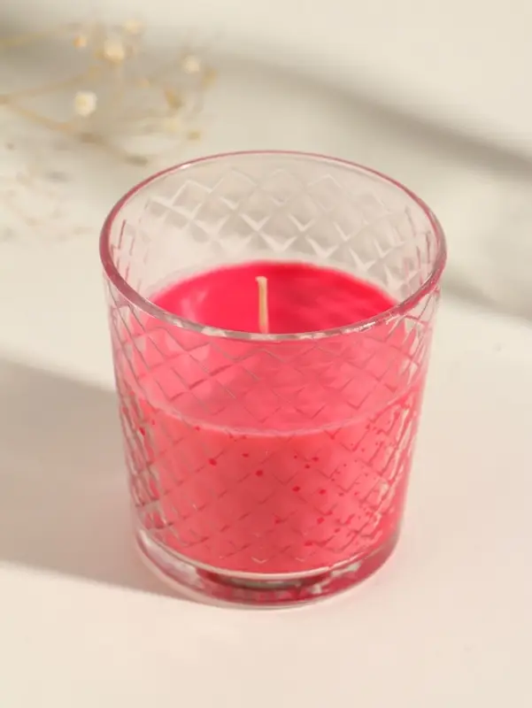 Ароматическая свеча в стакане &laquo;Гуава и клубника&raquo;, 8&times;8.5 см, 30 ч