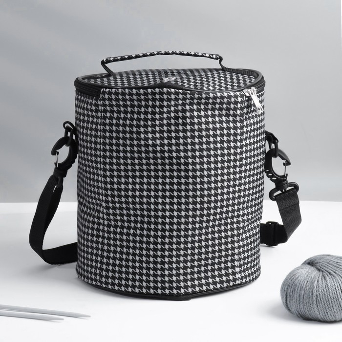 Сумка-футляр «Гусиная лапка», 2 люверса, d = 21 × 23 см, цвет чёрный/белый Сумка-футляр «Гусиная лапка», 2 люверса, d = 21 × 23 см, цвет чёрный/белый