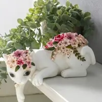 Сувенир полистоун "Белая кошка в цветах" на полку 21х10,5х12,8 см