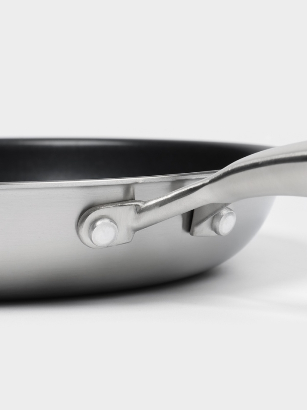 Сковорода 3Ply d=27,5 см, h=5 см, толщина 2,2 мм, индукция, антипригарное покрытие Сковорода 3Ply d=27,5 см, h=5 см, толщина 2,2 мм, индукция, антипригарное покрытие