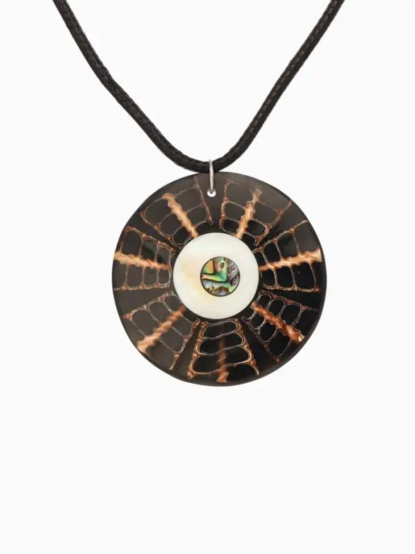 Кулон &laquo;Око&raquo;, ракушка