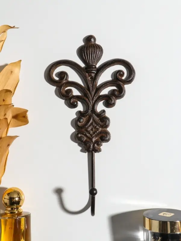 Крючок настенный &laquo;Королевский вензель&raquo;, ключница декоративная, чугун, 25.5&times;14.3&times;5.6 см