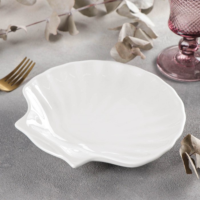 Блюдо-ракушка фарфоровое Wilmax Shelley, d=20 см, цвет белый Блюдо-ракушка фарфоровое Wilmax Shelley, d=20 см, цвет белый