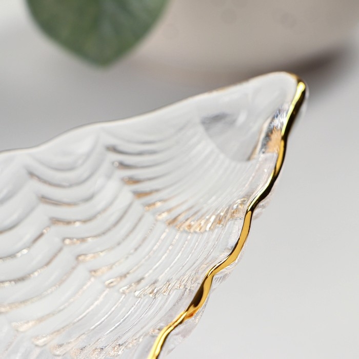 Блюдо сервировочное Magistro «Ракушка», 20×11 см, прозрачное с золотой каймой Блюдо сервировочное Magistro «Ракушка», 20×11 см, прозрачное с золотой каймой