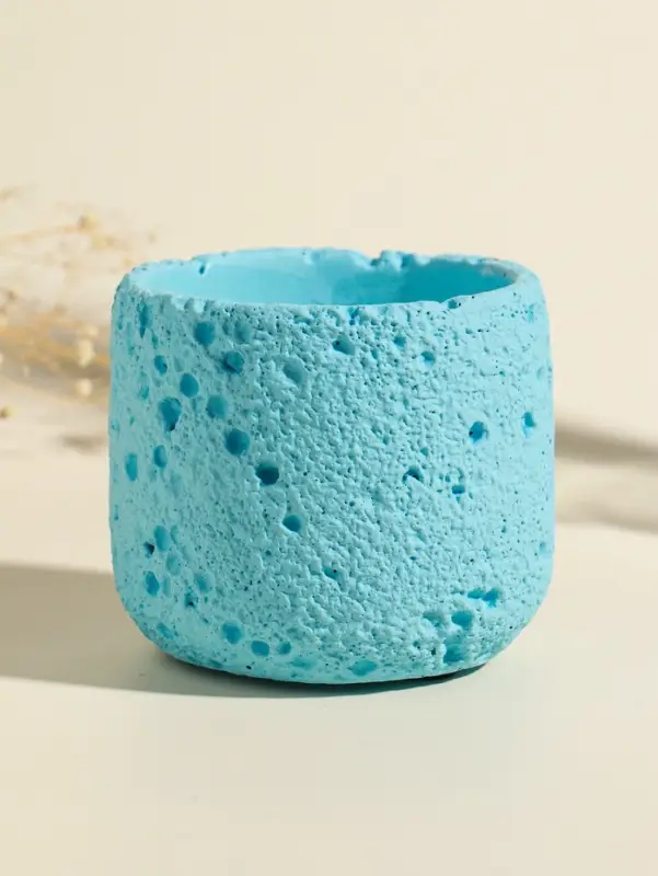 Свеча в подсвечнике вулканическом &laquo;Лава&raquo;, голубая, 8.5&times;8.5&times;7.5 см