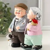 Сувенир полистоун "Дедуля с бабулей - романтичная прогулка" 12х9х12 см