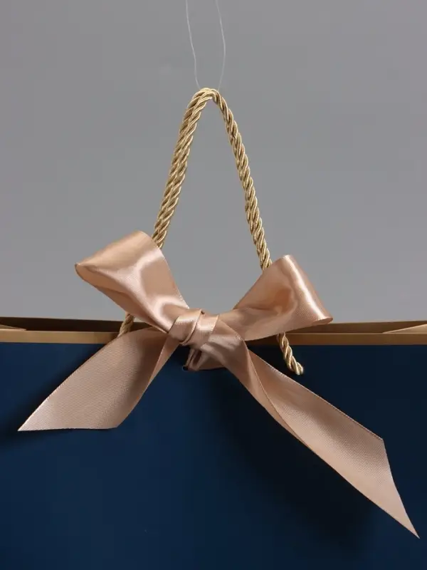 Пакет подарочный, черный , с бантом, 28 х 20 х 10 см