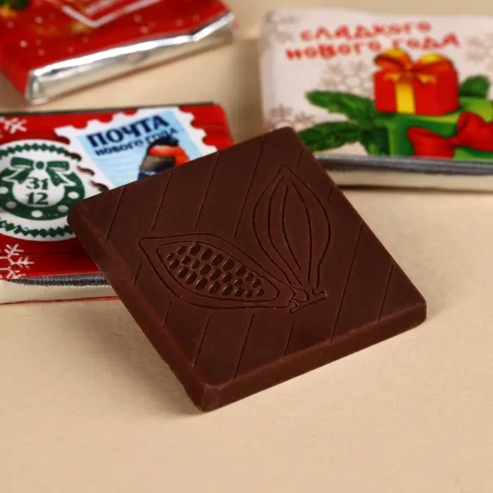 Подарочный набор &laquo;С Новым годом&raquo;: чай ассорти 5,4 г ( 3 шт. х 1,8 г)., молочный шоколад 25 г (5 шт. х 5 г)., открытка