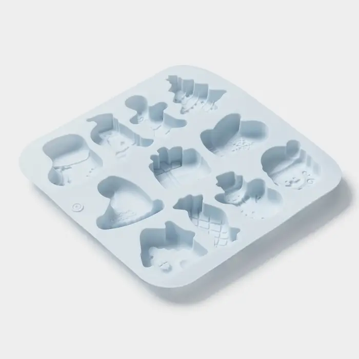 Форма для выпечки новогодняя Доляна &laquo;Новогоднее чудо&raquo;, 18.8&times;18.3&times;1.5 см, 11 ячеек, серая