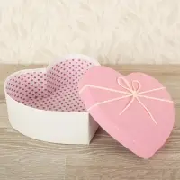 Набор подарочных коробок сердце 3 в 1, белый - розовый, 21&times;19&times;9 - 15.5&times;14&times;6 см