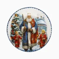Тарелка новогодняя Доляна &laquo;Дед мороз&raquo;, d=19.8 см, фарфор, разноцветная, небольшие дефекты в деколи