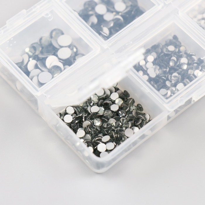 Декор для творчества стекло Декор для творчества стекло "Стразы. Прозрачно-серый" d=2-4,8 мм н-р 1188 шт 6х8х1,5 см