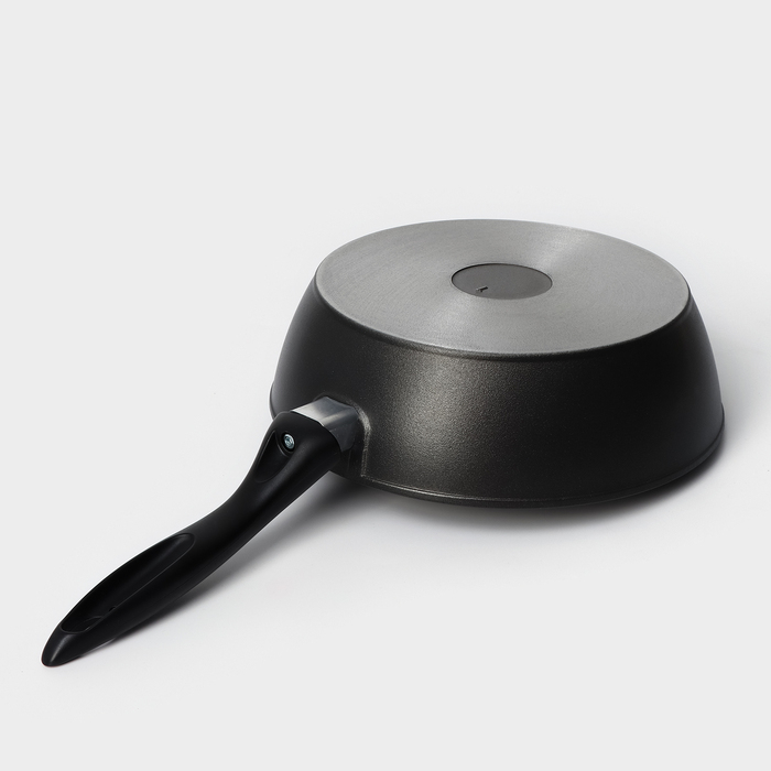 Сковорода «Надежда», d=24 см, h=7,4 см, пластиковая ручка, антипригарное покрытие, цвет чёрный Сковорода «Надежда», d=24 см, h=7,4 см, пластиковая ручка, антипригарное покрытие, цвет чёрный