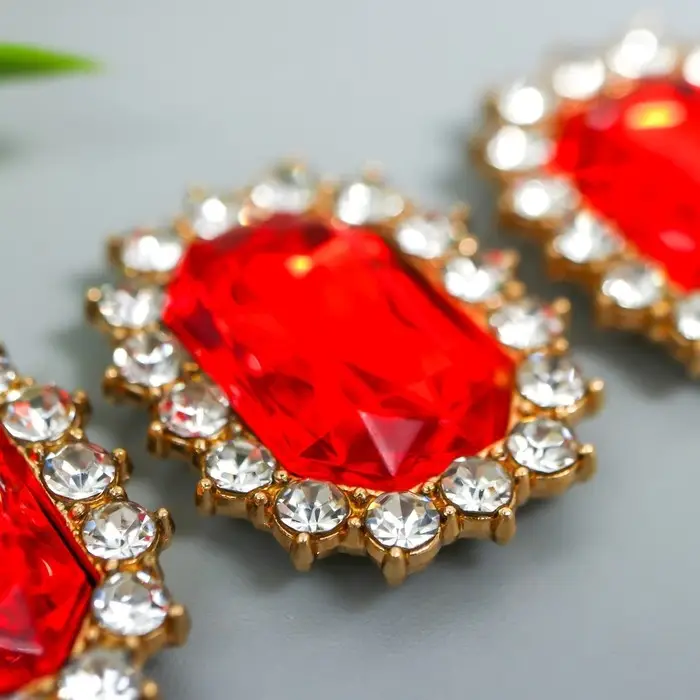 Декор для творчества металл  Декор для творчества металл "Медальон восьмиугольный" рубин кристалл стразы 2х1,5 см