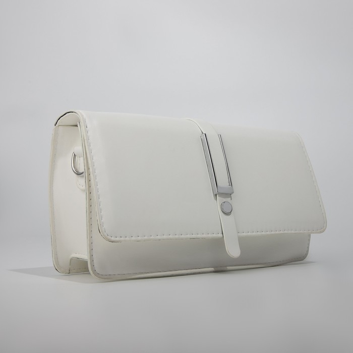 Сумка-мессенджер на клапане, цвет белый Сумка-мессенджер на клапане, цвет белый