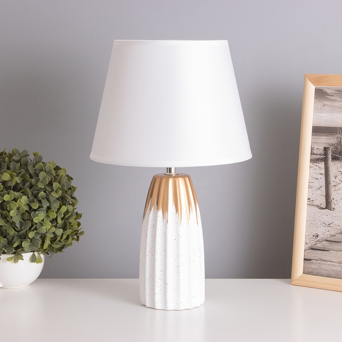 Лампа настольная Лампа настольная "Анеле" 1х40Вт Е14 белый/золото 22х22х38см