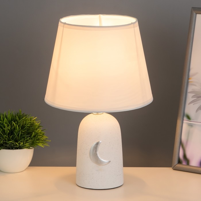 Настольная лампа Настольная лампа "Кассия" Е14 40Вт белый 20х20х31см RISALUX