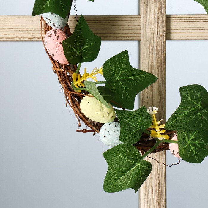 Венок на дверь интерьерный  Венок на дверь интерьерный "Пасхальные яички с листочками" d=18 см