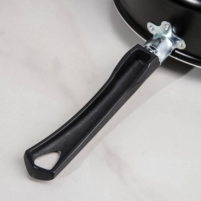 Сотейник Consul, 3,7 л, d=26 см, стеклянная крышка, пластиковая ручка, антипригарное покрытие, цвет чёрный Сотейник Consul, 3,7 л, d=26 см, стеклянная крышка, пластиковая ручка, антипригарное покрытие, цвет чёрный