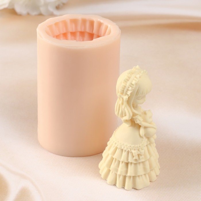 Молд силиконовый Молд силиконовый "Девочка с мишкой" 5х4х8,5 см