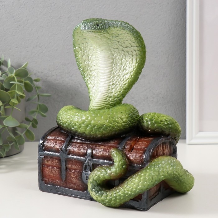 Копилка Копилка"КОБРА НА СУНДУКЕ "  20 х 17 х 12 см.