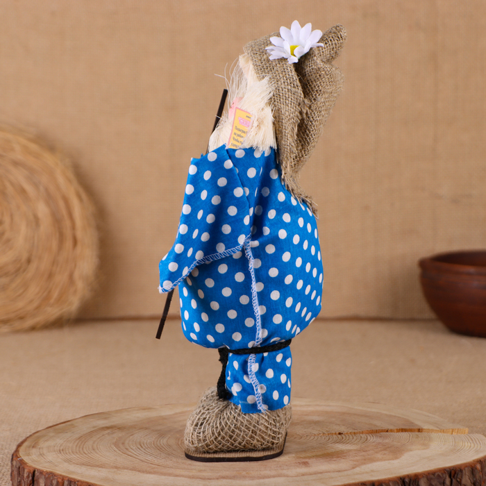 Оберег-домовой Оберег-домовой "Славуся в льняном колпаке, с рыбой ", 30х22х10 см, микс