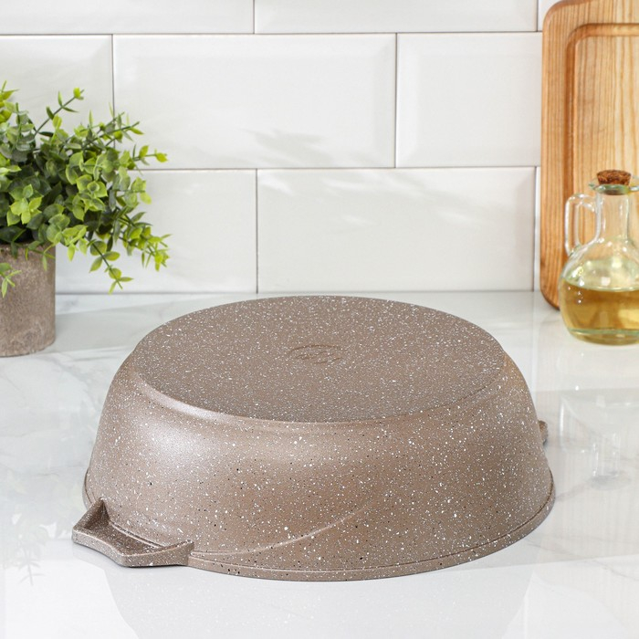 Жаровня «Гранит Brown», 4 л, h=8,5 см, стеклянная крышка, антипригарное покрытие, цвет коричневый Жаровня «Гранит Brown», 4 л, h=8,5 см, стеклянная крышка, антипригарное покрытие, цвет коричневый