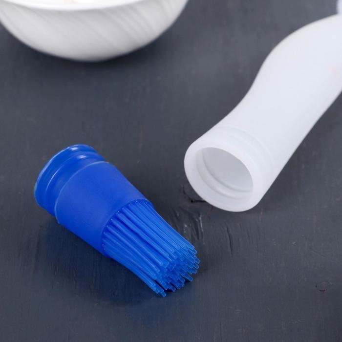 Кисть с резервуаром для масла и присоской Доляна «Фобос», силикон, 17 см, цвет МИКС Кисть с резервуаром для масла и присоской Доляна «Фобос», силикон, 17 см, цвет МИКС