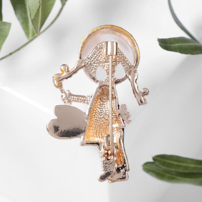 Брошь «Девочка» художник, цветная в золоте Брошь «Девочка» художник, цветная в золоте